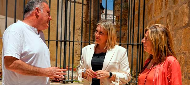 Vicente Pascual, portavoz del PP en el municipio, cuestiona que el Ejecutivo resuelva ayudar un año después de la catástrofe. “Es evidente que algo falla cuando no llega ayuda a pueblos afectados y la que llega, lo hace con un año de retraso”