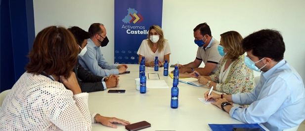 La presidenta provincial reivindica el Plan de Cercanías del PP que reservaba 800 millones a la Comunitat. “El PSOE ha degradado el servicio a base de no invertir”