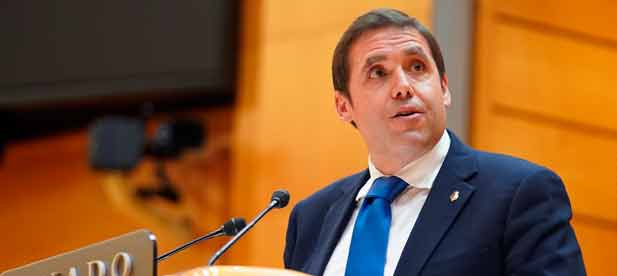 El senador del PPCS, Jaume Llorens, advierte que "el PSPV dice una cosa la provincia y sus representantes votan lo contrario en Madrid", "nuestro Parque Natural est&aacute; gestionado por su peor enemigo"