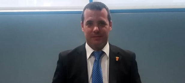 El portavoz del PP, Sergio Ferrer, insta a la alcaldesa a que en lugar de "vender humo y proteger las siglas de su partido" , trabaje para "defender a los vecinos de Almenara"