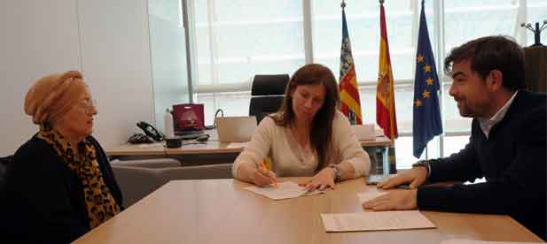 El alcalde &ldquo;est&aacute; actuando contra el pueblo&rdquo;, expone la portavoz del PP, Mar&iacute;a Victoria Bada. &ldquo;Esperamos que nuestra moci&oacute;n, que urge al PSOE a ceder el inmueble, se apruebe por unanimidad&rdquo;