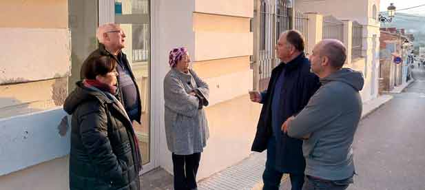 La portavoz del PP, Mar&iacute;a Victoria Bada, lamenta que &ldquo;el alcalde haga pol&iacute;tica con un tema tan sensible&rdquo;. &ldquo;Est&aacute;n privando a 25 familias del pueblo y tambi&eacute;n de localidades pr&oacute;ximas disfrutar de un recurso que es m&aacute;s que necesario&rdquo;
