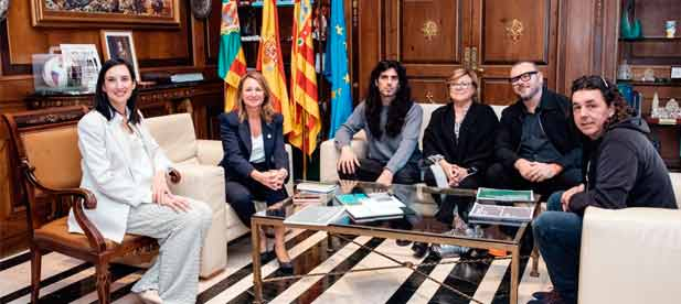 Carrasco incide en la importancia de esta colaboración que "se enmarca dentro de un proyecto conjunto de un Plan de Embellecimiento de la ciudad. 