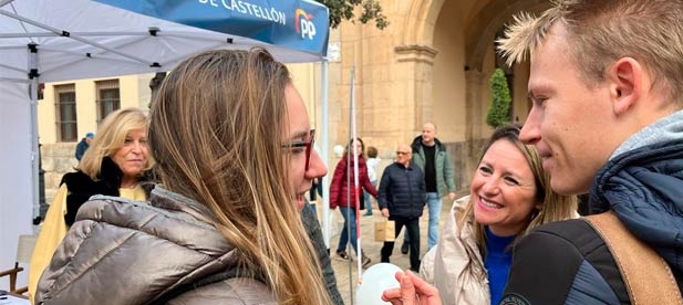 Hoy, el taller de Begoña Carrasco ha estado recogiendo quejas de los castellonenses en la zona centro de la ciudad.