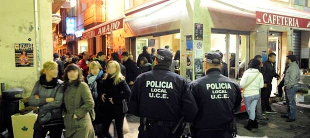 Carrasco insiste en que PSOE y Compromis recurran la sentencia del TSJCV que admitía un recurso que pretende eliminar el artículo 26 de la ordenanza municipal que reconoce la singularidad de la tascas, prohibiendo la venta de alcohol en calles
