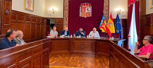 "El servicio se prestará mediante la presencia del profesor y alumnos de la Escuela Taurina de Castellón que realizarán una exhibición de toreo de salón para todos los públicos", explica el diputado provincial, David Vicente