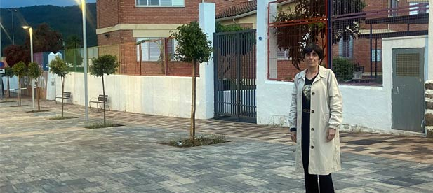 Teresa Ibáñez, concejala de Urbanismo en el Ayuntamiento de Artana, celebra que "por fin" el proyecto dé un paso definitivo "que va a permitir reforzar la seguridad, instalar una rampa accesible y dotar el edificio de ascensor"