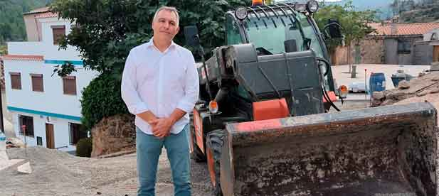 &ldquo;Se puede hacer mucho con tanto dinero y Teresa necesita que la mimen, la cuiden y la pongan en valor. Nosotros estamos decididos a dar ideas y preparados para gestionarlas y dar respuesta a los vecinos&rdquo;, dice Francisco Javier Mengual Alcaide