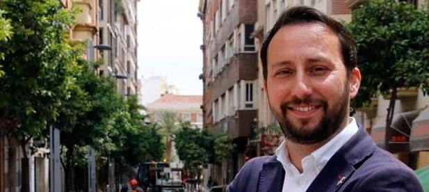 El pleno municipal debatirá sobre la acogida a menores no acompañados tras mantenerse uno de los puntos de la moción del grupo socialista, el resto de puntos han sido objeto de una declaración institucional que no ha contado con la unanimidad