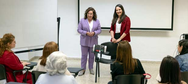 "La apuesta por la teleasistencia forma parte de la estrategia de la Diputación por luchar contra la despoblación, ya que contribuye a que las personas mayores sigan residiendo en sus pueblos", ha expresado la diputada de Bienestar Social, Marisa Torlà