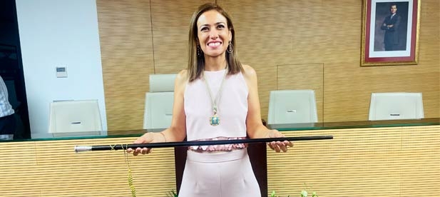 Cambia los despachos por las zapatillas “para estar en contacto con los problemas que inquietan a mis vecinos”. Reivindica una “democracia sonora” y defiende la voluntad imparable del cambio