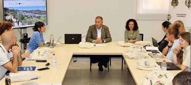Sales: "Acoger encuentros como este nos consolida como una ciudad referente en el ámbito cerámico y contribuye a reforzar la proyección internacional de Castellón, de la mano de uno de nuestros principales atractivos"