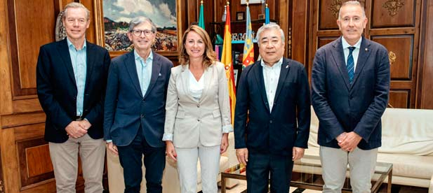 La primera edila hace hincapié en que "Hoy Castellón y Ube, están más cerca que nunca, a pesar de los más de 15.000 kilómetros que nos separan", asegura la alcaldesa