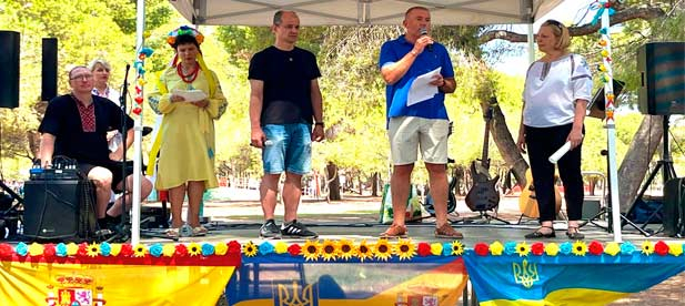Sales: "Hoy conmemoramos el Día de la Independencia de Ucrania y, como no podía ser de otro modo, el Ayuntamiento de Castellón se suma a esta cita como muestra del firme apoyo hacia el pueblo ucraniano."