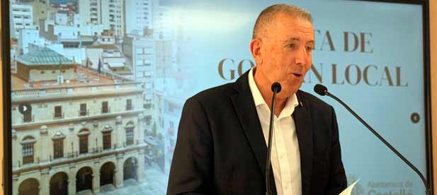 El gobierno municipal también ha concedido la licencia urbanística para la construcción de 123 viviendas de protección pública; se construirá un edificio de 40 viviendas y otro edificio de 83, ambos en la calle Riu Llobregat