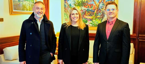 "Desde las administraciones públicas nos tenemos que marcar el reto de incrementar la formación en procesos digitales, servirnos de la tecnología para mejorar y generar nuevas oportunidades de empleo y riqueza", subraya la presidenta