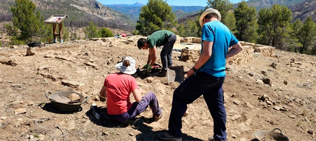   En mayo y junio trabajarán para consolidar cuatro habitáculos, delimitar la muralla y señalizar las torres y la entrada