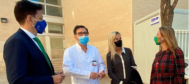 Carrasco: "Ante la sobrecarga de trabajo a la que están siendo sometidos los profesionales sanitarios, que llegan a ver a 70 pacientes en una jornada se hace necesario implementar medidas urgentes""