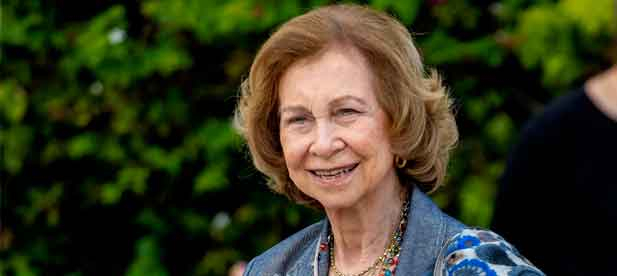 Doña Sofia mantendrá un breve encuentro con representantes de la Real Cofradía de Nuestra Señora del Lledó cuando se cumplen 50 años del nombramiento de Doña Sofía como Camarera de Honor de la Patrona de Castellón Doña Sofia mantendrá un breve encuentro con representantes de la Real Cofradía de Nuestra Señora del Lledó cuando se cumplen 50 años del nombramiento de Doña Sofía como Camarera de Honor de la Patrona de Castellón