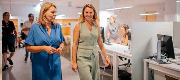 La alcaldesa de Castellón acompaña a la vicepresidenta primera y consellera de Vivienda, Empleo, Juventud e Igualdad, Susana Camarero, en su visita al nuevo Espai Labora en la plaza Padre Jofré La alcaldesa de Castellón acompaña a la vicepresidenta primera y consellera de Vivienda, Empleo, Juventud e Igualdad, Susana Camarero, en su visita al nuevo Espai Labora en la plaza Padre Jofré