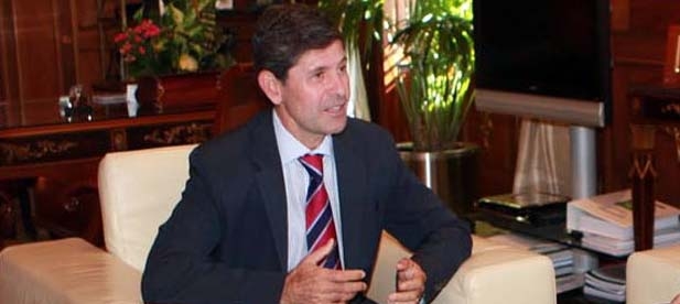 El Alcalde de Castellón, Alfonso Bataller, ha anunciado hoy que “en tan sólo tres meses, el Ayuntamiento de Castellón ha concedido 124 autorizaciones dentro de lo que se denomina ‘Declaraciones Responsables de Obra” El Alcalde de Castellón, Alfonso Bataller, ha anunciado hoy que “en tan sólo tres meses, el Ayuntamiento de Castellón ha concedido 124 autorizaciones dentro de lo que se denomina ‘Declaraciones Responsables de Obra”