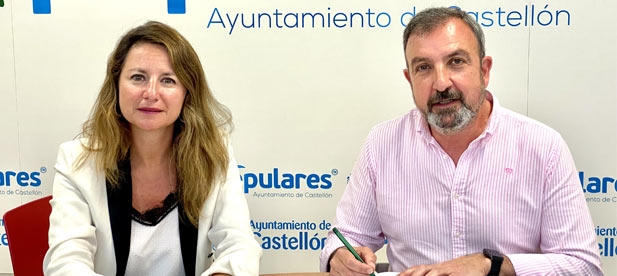 La portavoz del PP en el Ayuntamiento de Castellón, Begoña Carrasco, junto al concejal de asuntos económicos del PP, Juan Carlos Redondo