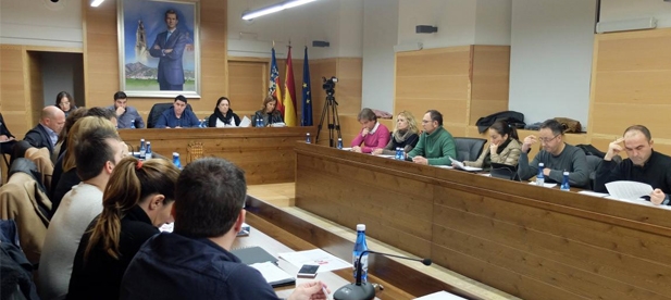El GMP del PP espera recibir esta tarde en el pleno el respaldo del municipio al marco legal vigente otorgado por la Constitución frente al pulso independentista abierto en Cataluña.