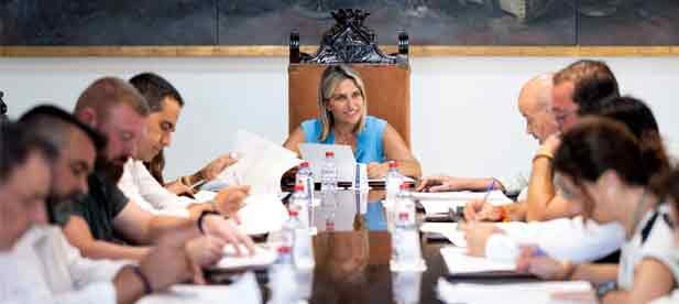 "Hemos triplicado el presupuesto para reforzar el apoyo a los 135 ayuntamientos, especialmente a los más pequeños", destaca Marta Barrachina. "Hemos triplicado el presupuesto para reforzar el apoyo a los 135 ayuntamientos, especialmente a los más pequeños", destaca Marta Barrachina.