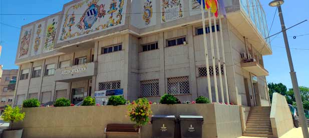 El PSOE, que gobierna en l'Alcora con mayoría absoluta, impone la subida con una moción al pleno. Vicente Mateo, portavoz del PP en la localidad, cuestiona el procedimiento y rechaza el fondo. El PSOE, que gobierna en l'Alcora con mayoría absoluta, impone la subida con una moción al pleno. Vicente Mateo, portavoz del PP en la localidad, cuestiona el procedimiento y rechaza el fondo.