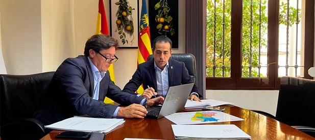 El vicepresidente Héctor Folgado ha mantenido una reunión con el director general de la Administración Local de la Generalitat Valenciana, José Antonio Redorat, para establecer la hoja de ruta para la presente legislatura