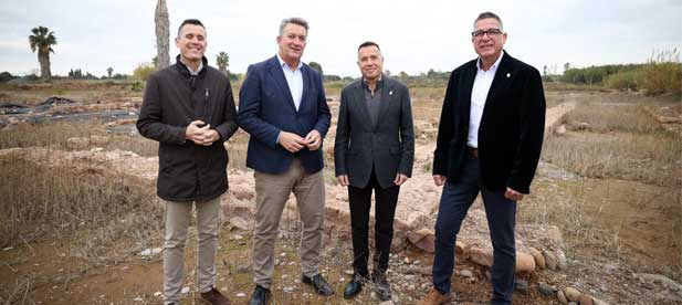 • Vicente Martínez Mus visita los yacimientos arqueológicos de la villa marítima romana descubierta en Burriana • Vicente Martínez Mus visita los yacimientos arqueológicos de la villa marítima romana descubierta en Burriana