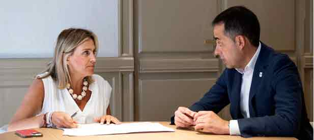 "Triplicamos el importe de la convocatoria para esta línea de ayudas con la que mejoramos la seguridad, contribuimos a la mejora de los espacios y los servicios para la ciudadanía", ha expresado el vicepresidente y responsable del área de Infraestructuras "Triplicamos el importe de la convocatoria para esta línea de ayudas con la que mejoramos la seguridad, contribuimos a la mejora de los espacios y los servicios para la ciudadanía", ha expresado el vicepresidente y responsable del área de Infraestructuras