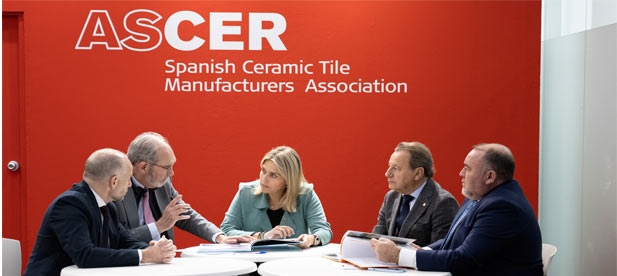 La presidenta Marta Barrachina anuncia que el primer convenio directo de la Diputación con Ascer tendrá una dotación de 80.000 euros y se destinará a la promoción de los grandes proyectos de la cerámica de Castellón a nivel nacional e internacional