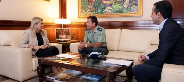 La presidenta y el vicepresidente, Héctor Folgado, se reúnen con el Coronel Jefe de la Guardia Civil de Castellón, Ángel Gil Redondo, para trasladarle su compromiso de ejecutar las actuaciones pendientes en el acuerdo de este año