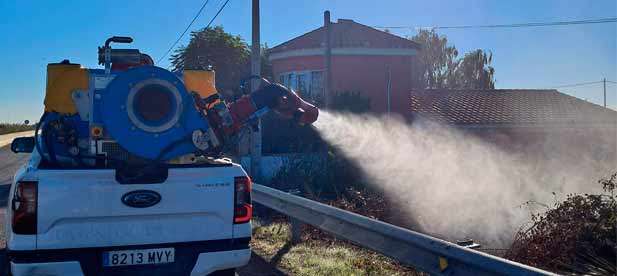 La eliminación de agua estancada en patios, jardines, macetas o cubos de agua y la comunicación inmediata de posibles focos a través del correo sanidad@castello.es nos permite intervenir de manera rápida y eficiente La eliminación de agua estancada en patios, jardines, macetas o cubos de agua y la comunicación inmediata de posibles focos a través del correo sanidad@castello.es nos permite intervenir de manera rápida y eficiente