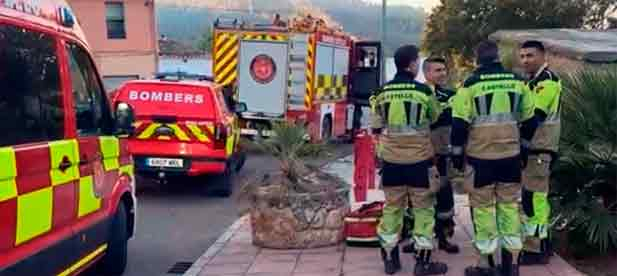 A primera hora de la mañana se ha realizado el relevo del dispositivo de Bomberos de Castellón para garantizar la continuidad de nuestra colaboración en las labores de extinción del incendio. A primera hora de la mañana se ha realizado el relevo del dispositivo de Bomberos de Castellón para garantizar la continuidad de nuestra colaboración en las labores de extinción del incendio.