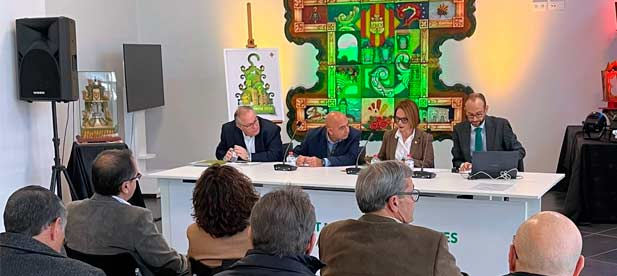 Selma: "Hoy sí podemos decir que el Patronato Municipal de Fiestas está al día y que no tiene facturas en el cajón, no como pasaba antes." Selma: "Hoy sí podemos decir que el Patronato Municipal de Fiestas está al día y que no tiene facturas en el cajón, no como pasaba antes."