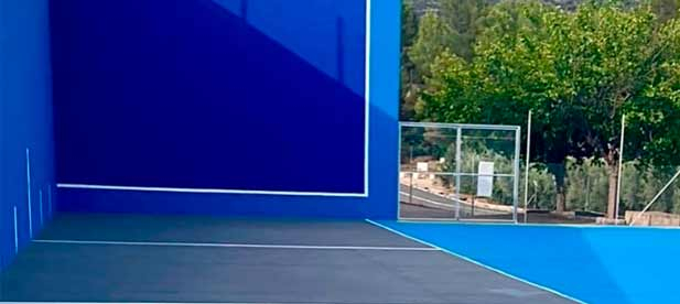 Mejoras en las instalaciones, repintado de pistas, mejora en las gradas e iluminación "han sido posibles con la ayuda del Consell". "Queremos que Fanzara sea hogar todo el año, no solo un destino vacacional y de segundas residencias", expone Diago Mejoras en las instalaciones, repintado de pistas, mejora en las gradas e iluminación "han sido posibles con la ayuda del Consell". "Queremos que Fanzara sea hogar todo el año, no solo un destino vacacional y de segundas residencias", expone Diago