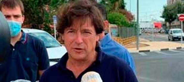 El presidente del PP, José Antonio Redorat, lamenta que la decisión de Xaro Miralles prive a los vecinos de un recurso de ocio y salud.