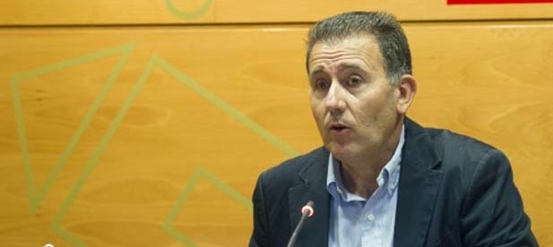  El diputado provincial Vicente Sales lamenta que la Diputación sea cómplice de un "engaño" porque "prefieren blanquear a sus partidos antes que defender a la provincia"