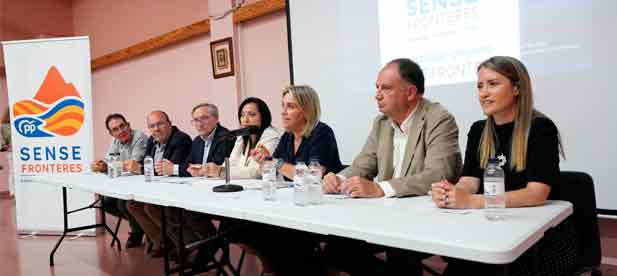 Marta Barrachina comparte, junto a sus homólogos en Tarragona y Teruel, Maria Mercè Martorell i Joaquín Juste, "desafíos, retos y recursos comunes" que se fraguan en un decálogo que "constituye los mimbres del proyecto 'Sense Fronteres'" Marta Barrachina comparte, junto a sus homólogos en Tarragona y Teruel, Maria Mercè Martorell i Joaquín Juste, "desafíos, retos y recursos comunes" que se fraguan en un decálogo que "constituye los mimbres del proyecto 'Sense Fronteres'"