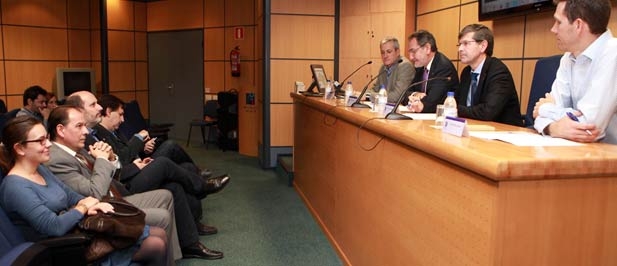 Bataller ha insistido en “el liderazgo de Castellón y la UJI en materia de desarrollo de iniciativas que tienen que ver con la ‘Ciudades Inteligentes’. 