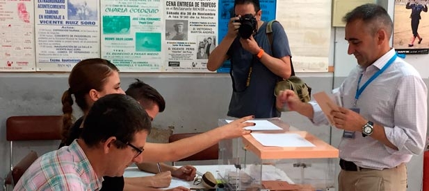 El candidato al Congreso de los Diputados por el PP en Castellón, Miguel Barrachina, ha animado hoy a todos los vecinos de la provincia a votar